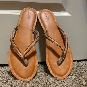 Universal Thread flip flops